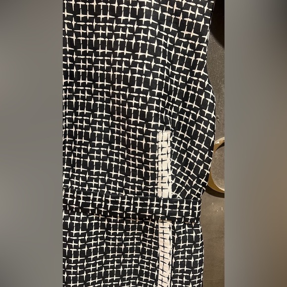 Chic Black and White Tweed Midi Dress - Picture 2 of 8